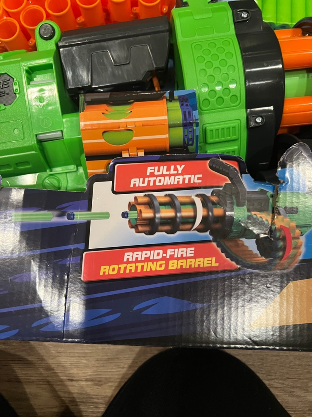 V-Twin Motorized Dart Blaster Toy - Green and Orange - Picture 6 of 8
